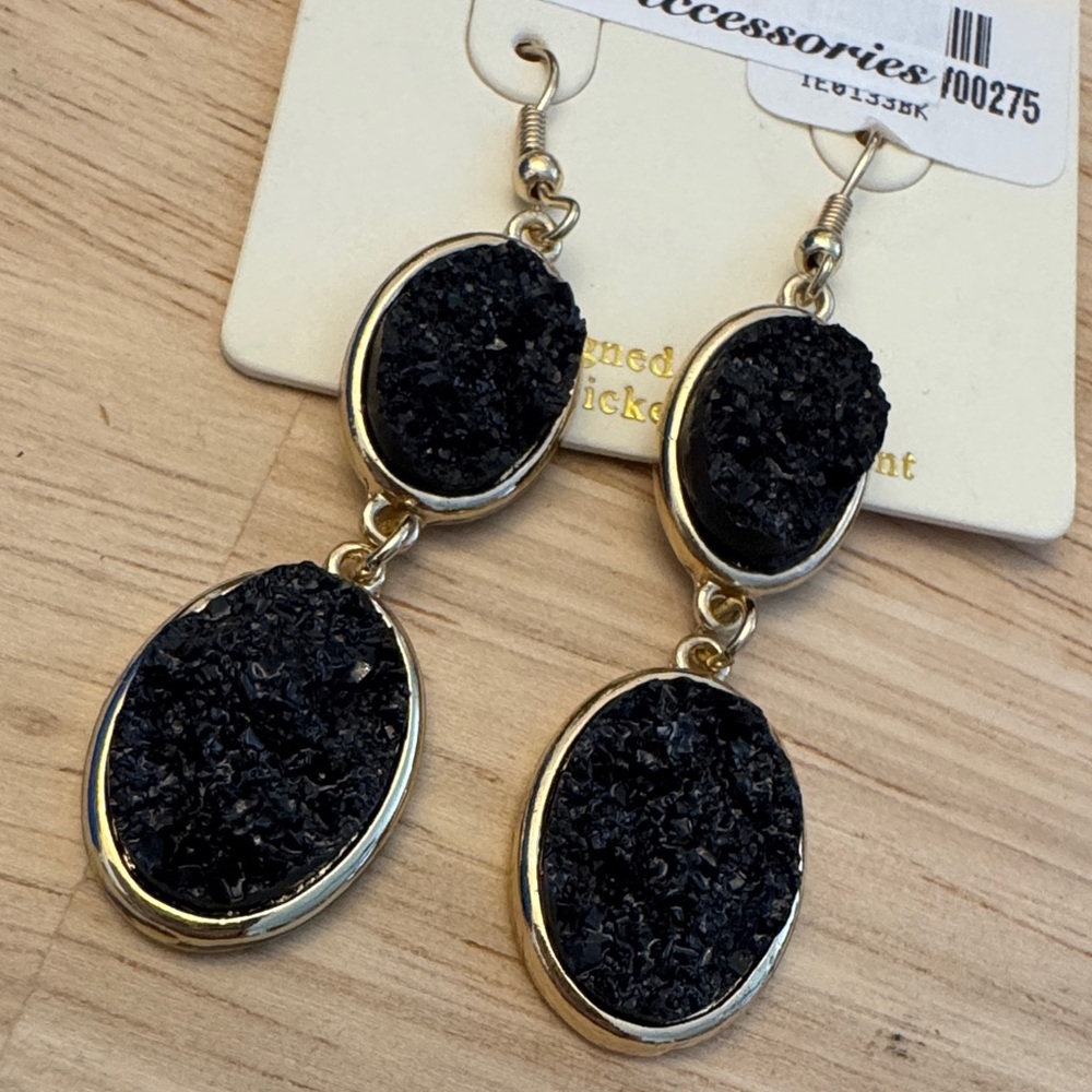 Chic Black and Gold Toned Oval Earrings